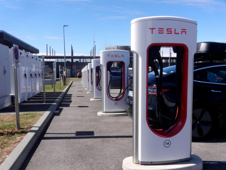 Superchargeurs Tesla 16 stations ouvertes à tous en France AvereFrance