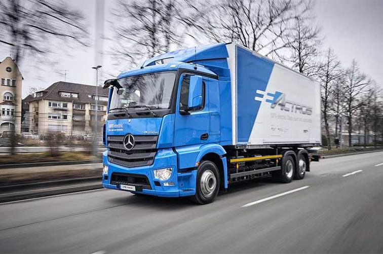 Daimler débute les tests de son camion électrique eArctos